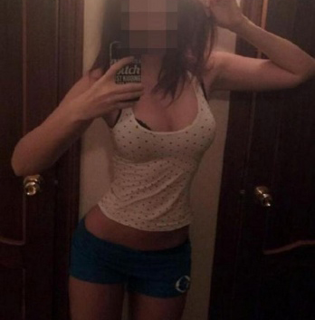 Даниэлла, 22 года, 2 размер груди